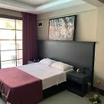 Golden Life Apart Otel