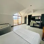 Golden Life Apart Otel *
