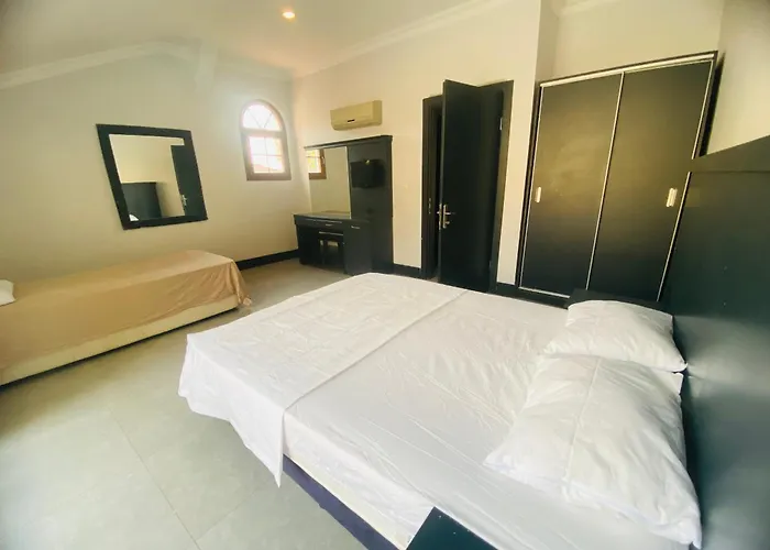 Ξενοδοχείο με διαμερίσματα Golden Life *